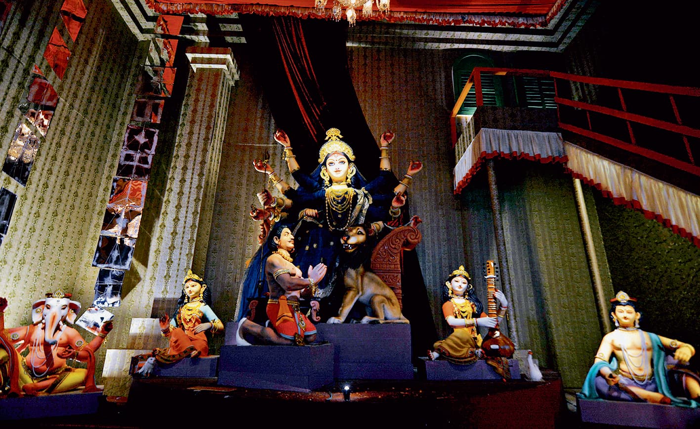 खिदिरपुर 74 पल्ली का थीम ‘कालेर कोलिकाता’