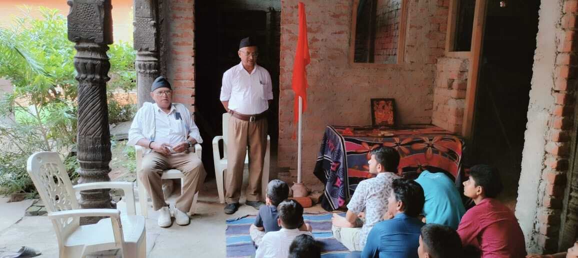 तिलौथू में आरएसएस ने मनाया विजयादशमी उत्सव