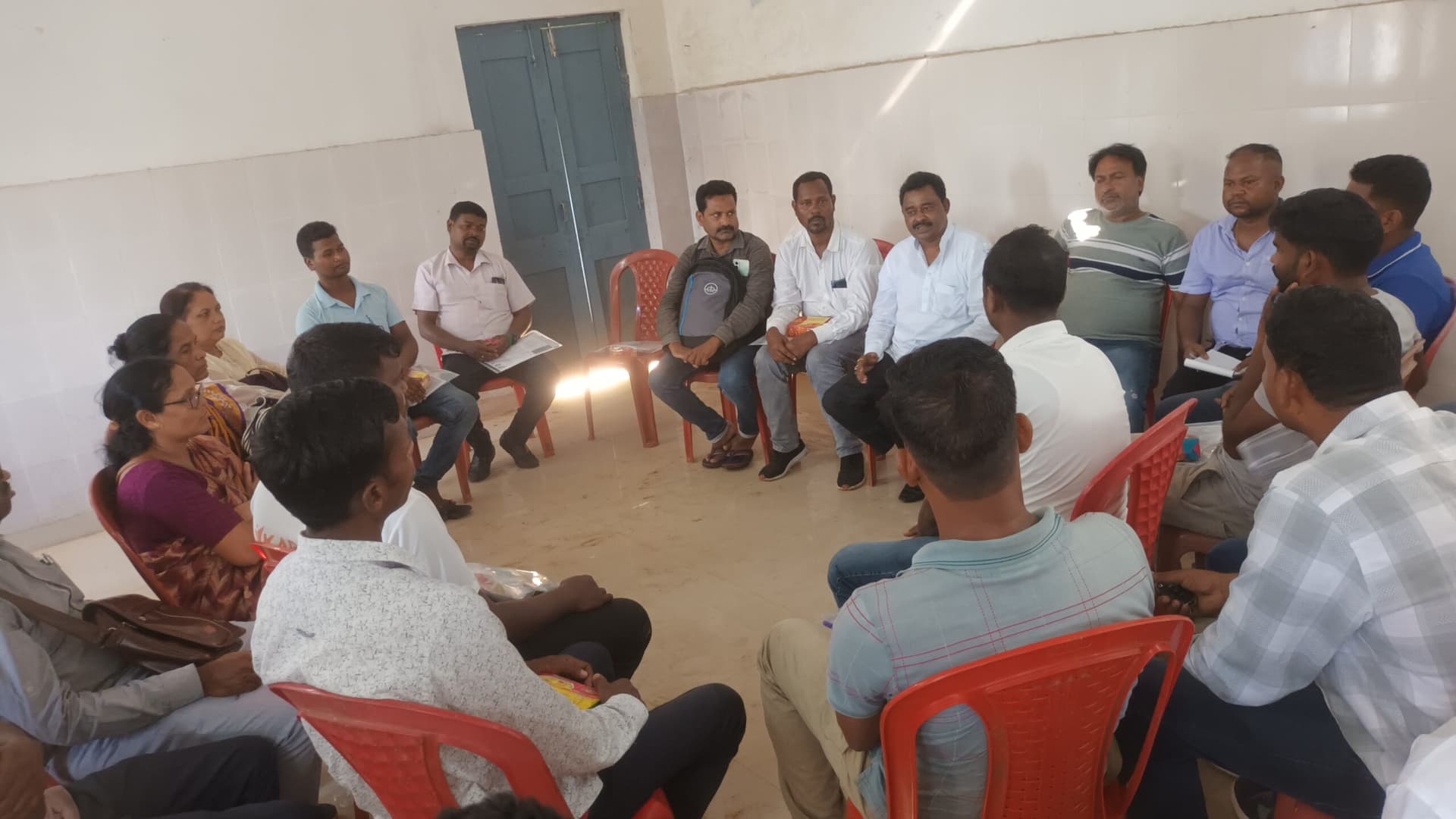 झामुमो की बैठक में कार्यकर्ताओं को दिये निर्देश
