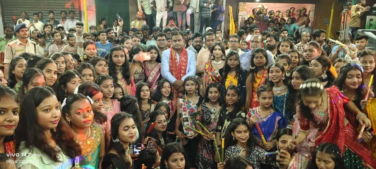 छोटी दुर्गा मंदिर में तीन दिवसीय डांडिया उत्सव शुरू