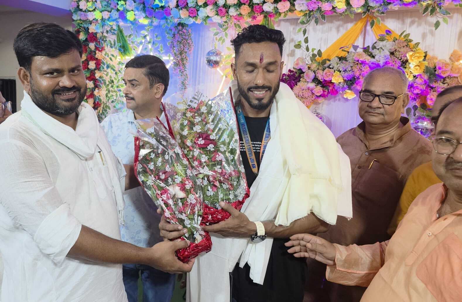 गोल्ड मेडल विजेता सुभानु को किया गया सम्मानित