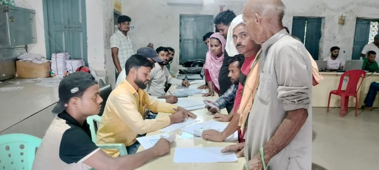 कैंप में बिल विपत्र भुगतान से संबंधित आये 60 आवेदन, सात का हुआ निष्पादन