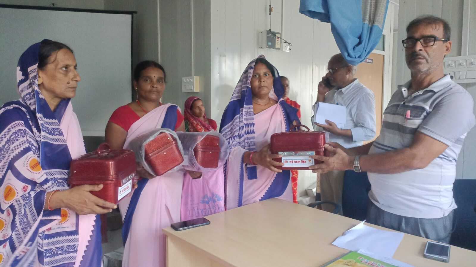 बड़हिया में आशा कर्मियों को मिला विशेष प्रोत्साहन किट