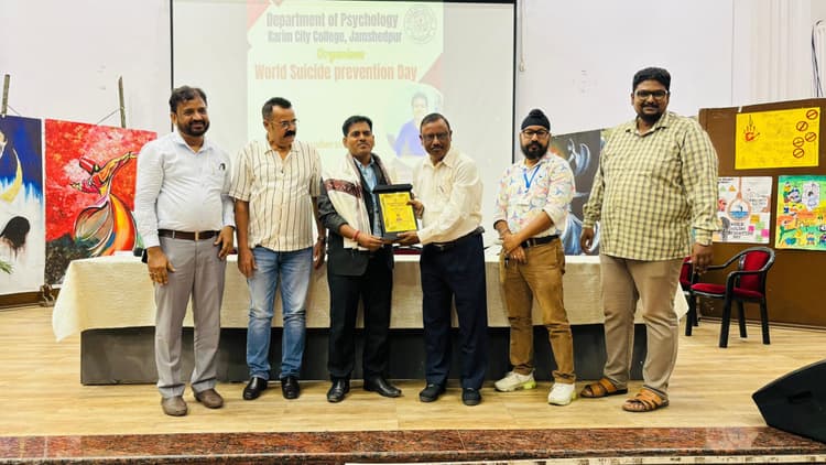 करीम सिटी कॉलेज जमशेदपुर में डॉ विनोद का हुआ व्याख्यान