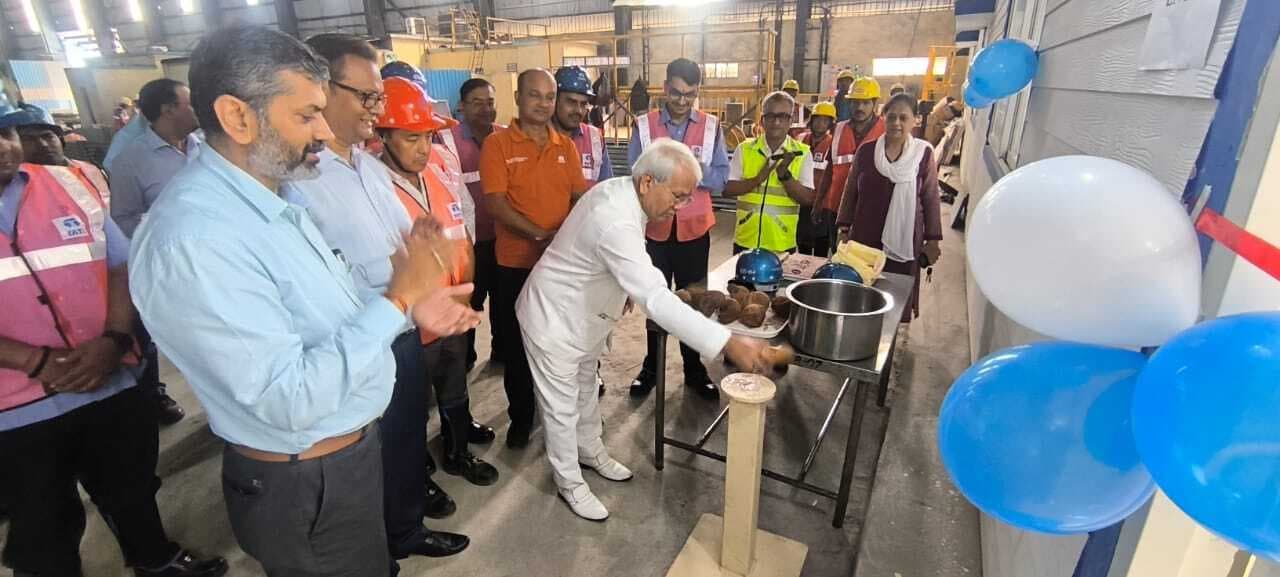 Jamshedpur news. टीएसडीपीएल के सीआर प्लांट में अत्याधुनिक वातानुकूलित कैंटीन का उद्घाटन