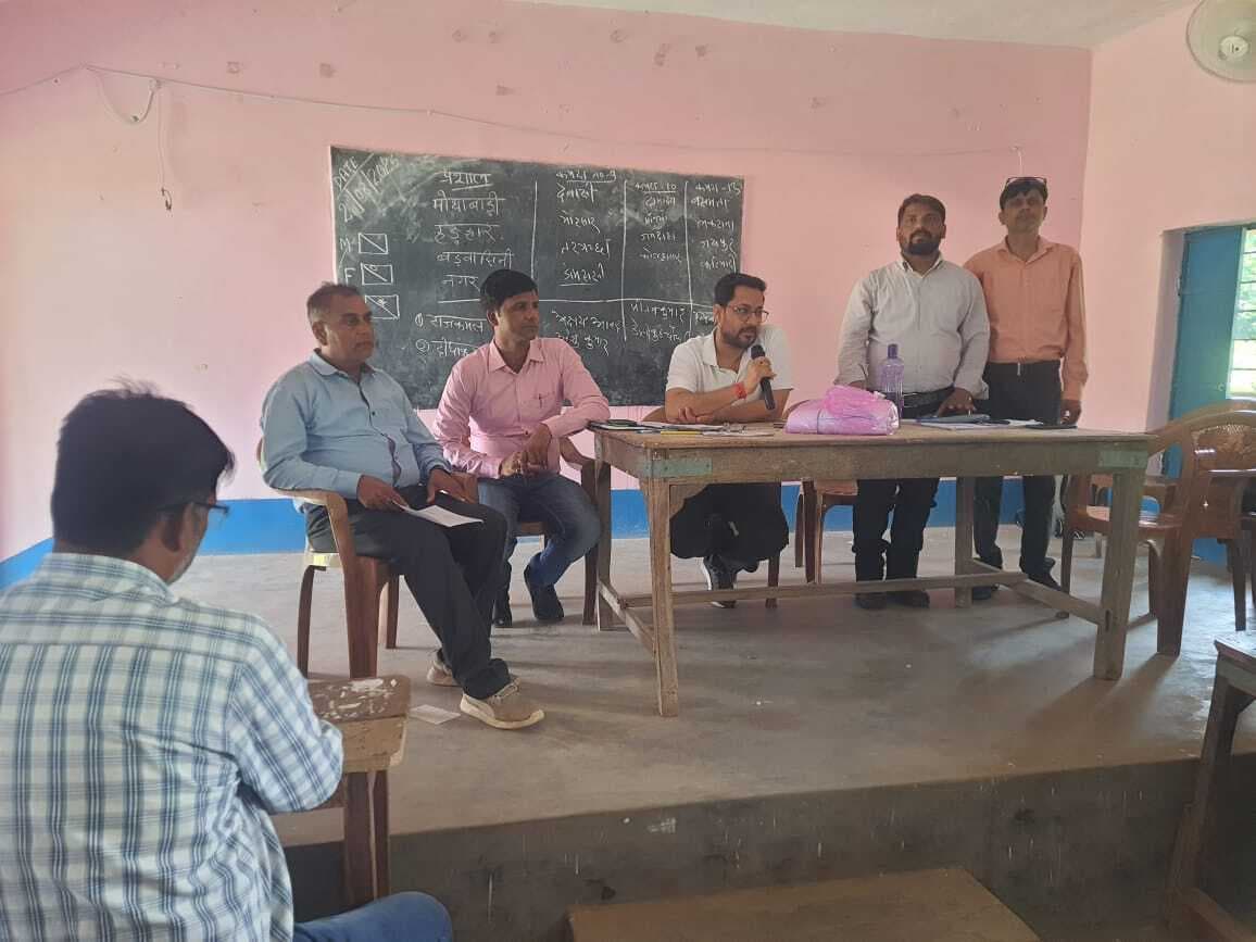 कर्मियों को दी ईवीएम संचालन व संबंधित तकनीकी जानकारी