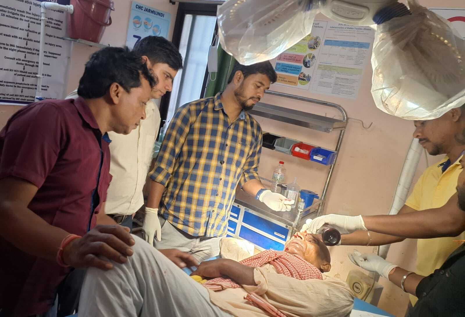 हादसा: टोटो से टकरा कर ऑटो पलटा, पांच लोग घायल