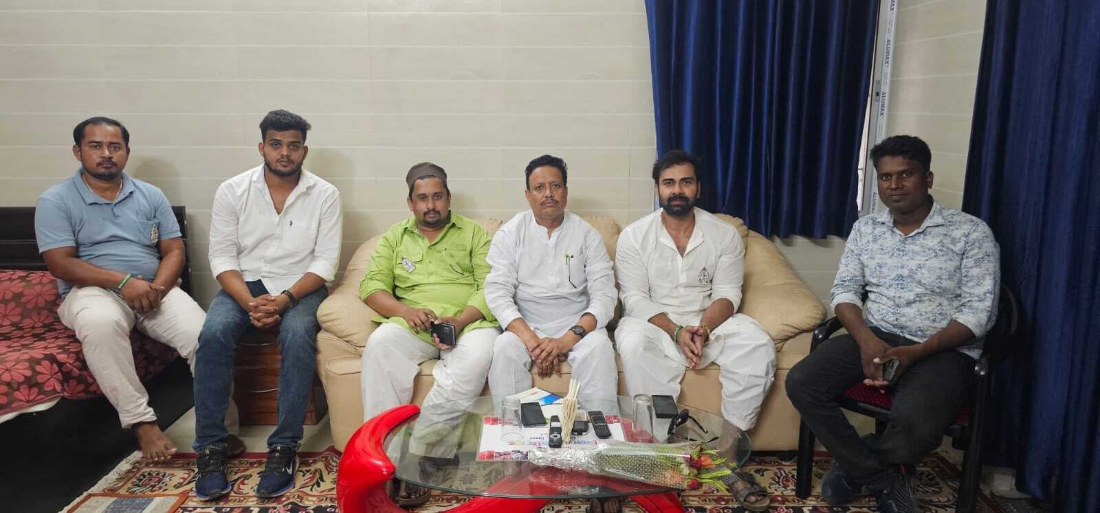 सरकारी संस्थान को निजीकरण किया जा रहा है, देश में महंगाई एवं भ्रष्टाचार चरण सीमा पर: चक्रपाणि