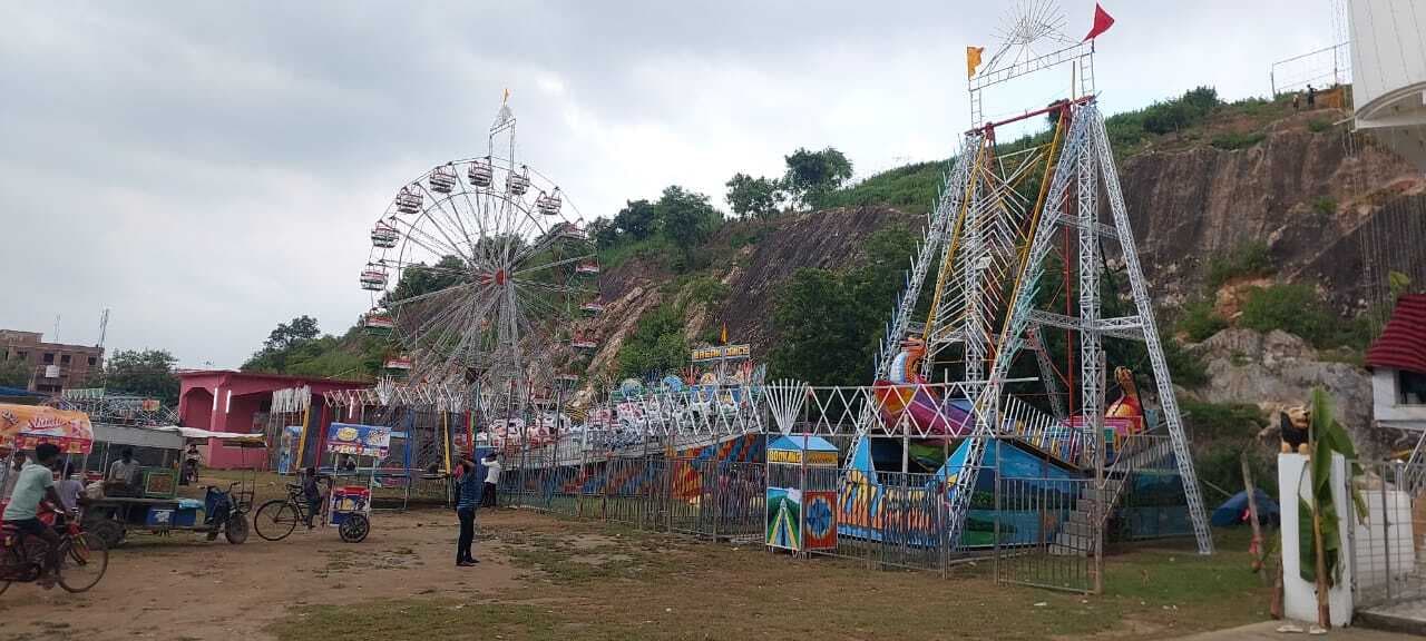 मां दुर्गा के चौथे स्वरूप की हुई पूजा-अर्चना, मंदिरों में गूंजता रहा मंत्र
