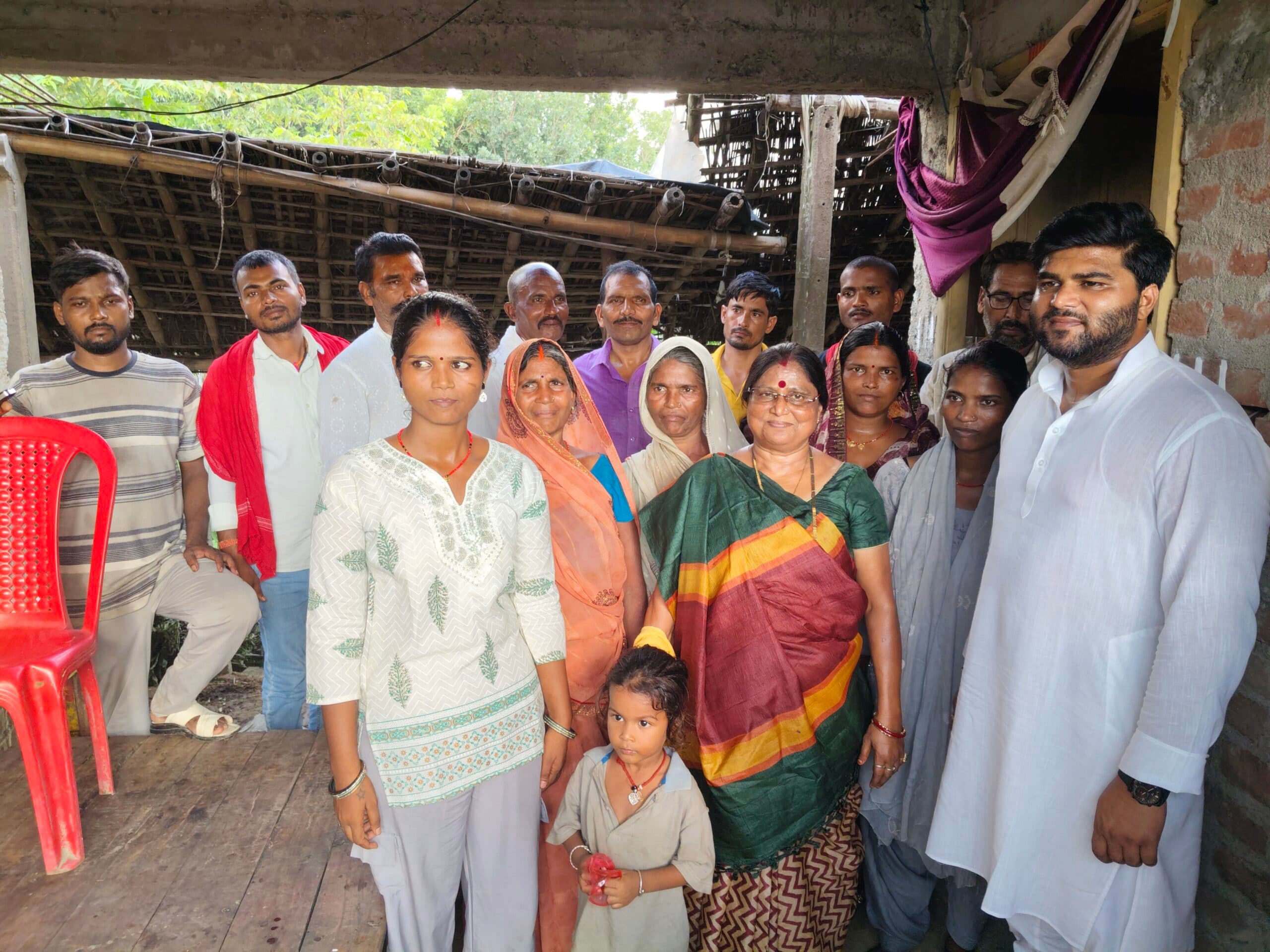 सीएम कार्यक्रम से लौट रही पूर्व विधायक ने समर्थक के घर पहुंच जाना हाल