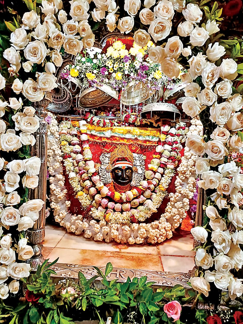 Gopalganj News : मां सिंहासनी को नारियल, चुनरी चढ़ा कर मांगी सुख-समृद्धि