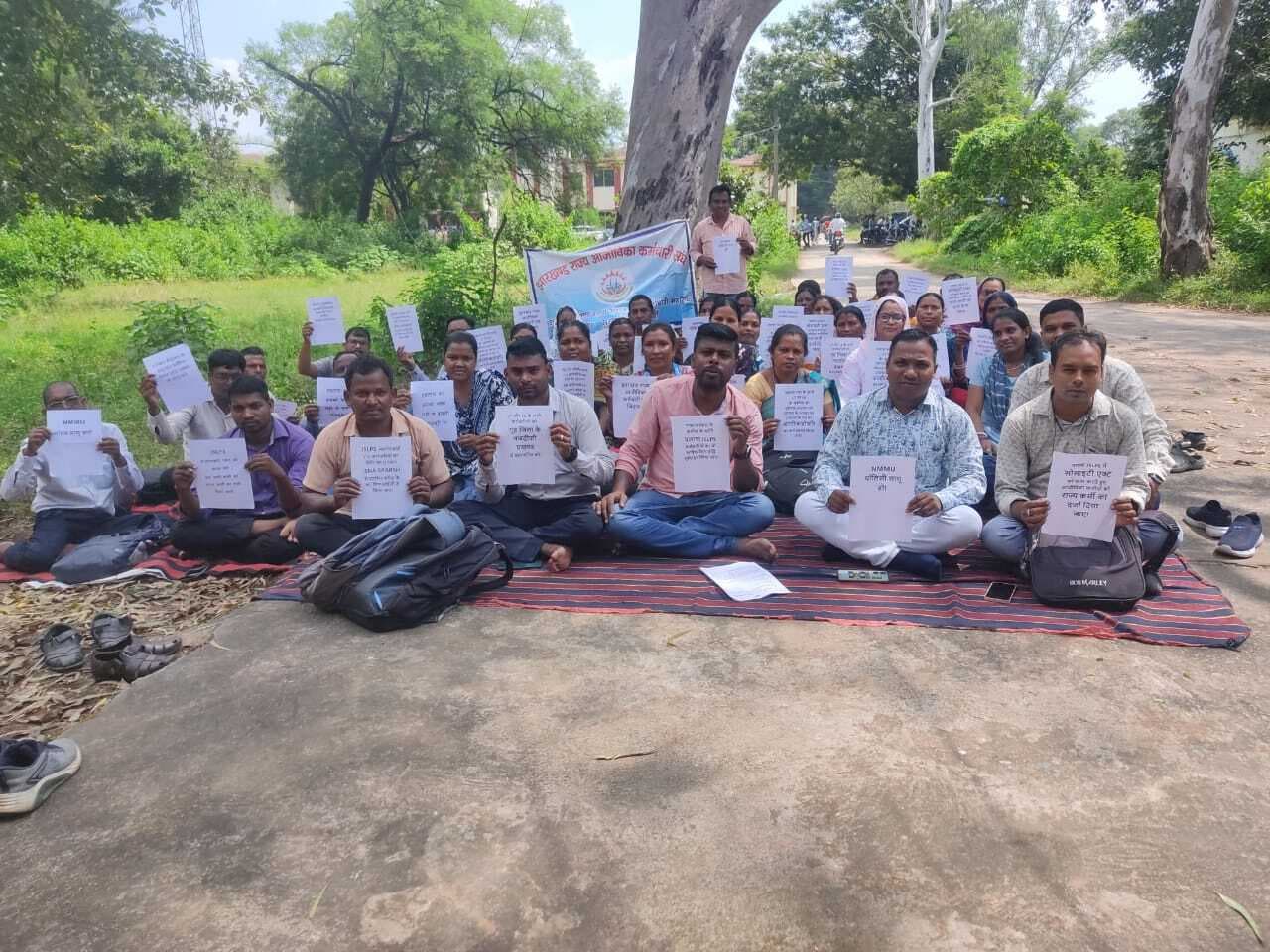 Seraikela Kharsawan News : जेएसलपीएस कर्मियों को स्थायी करे सरकार : मंजेश