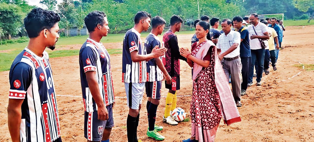 Chaibasa News : रतन ब्रदर्स डिलियामार्चा को हराकर बड़ाचीरू बना विजेता