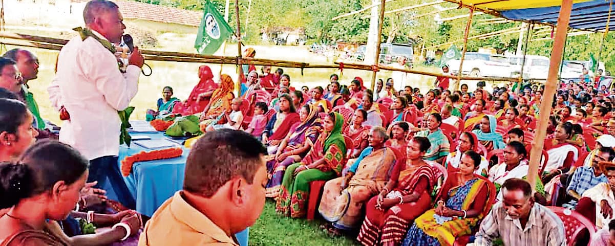 East Singhbhum News : उपचुनाव के लिए कमर कसकर तैयार हो जायें कार्यकर्ता : सोमेश