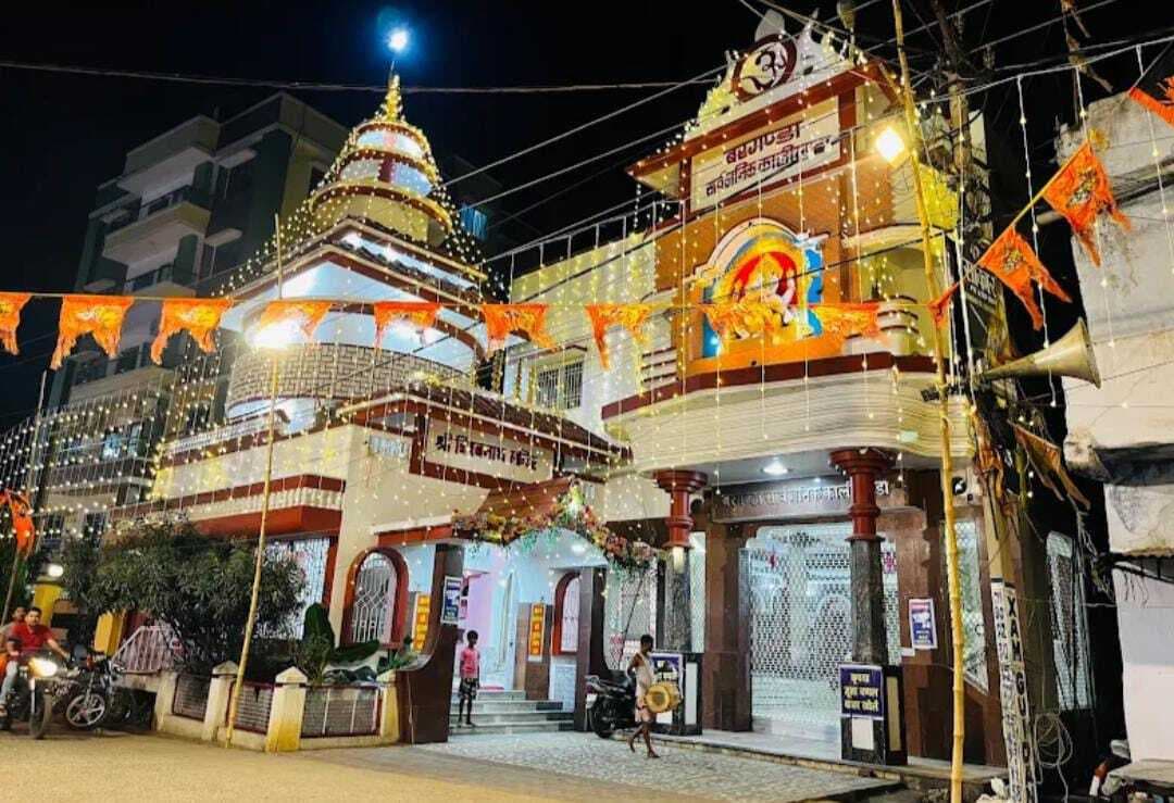 Giridih News :अंग्रेजों के जमाने से हो रही बरगंडा सार्वजनिक दुर्गा मंदिर में पूजा