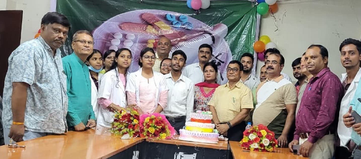 Bokaro News : मरीजाें को स्वस्थ रखने में फार्मासिस्ट की भूमिका अहम : सिविल सर्जन