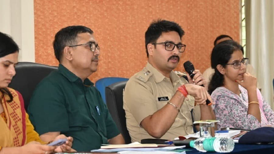 Bokaro News : शांतिपूर्ण व उल्लास के साथ मनायें दुर्गा पूजा : उपायुक्त