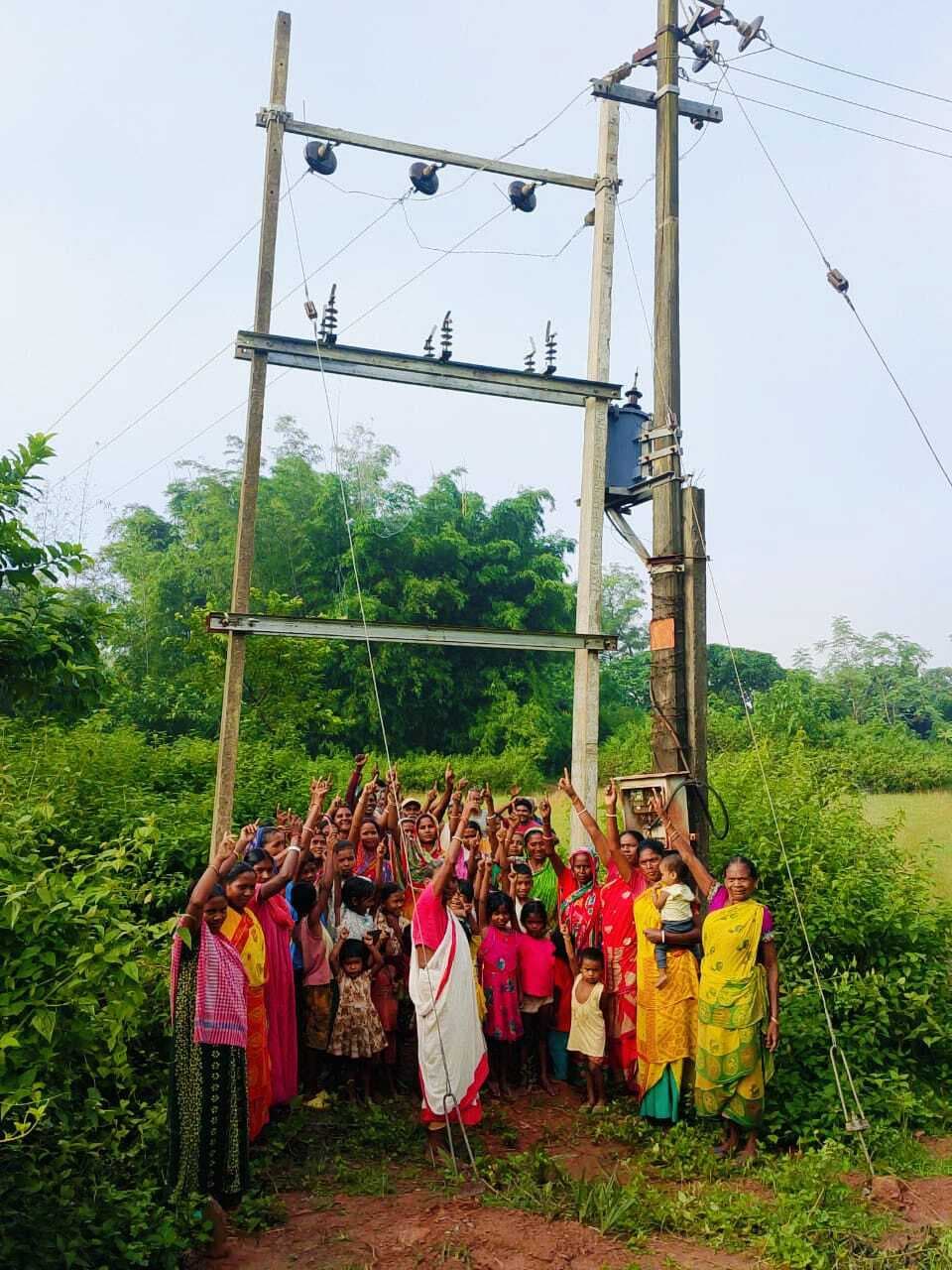 East Singhbhum News : आदर्श ग्राम बड़ियागाजाड़ में तीन माह से ट्रांसफॉर्मर खराब, आक्रोश