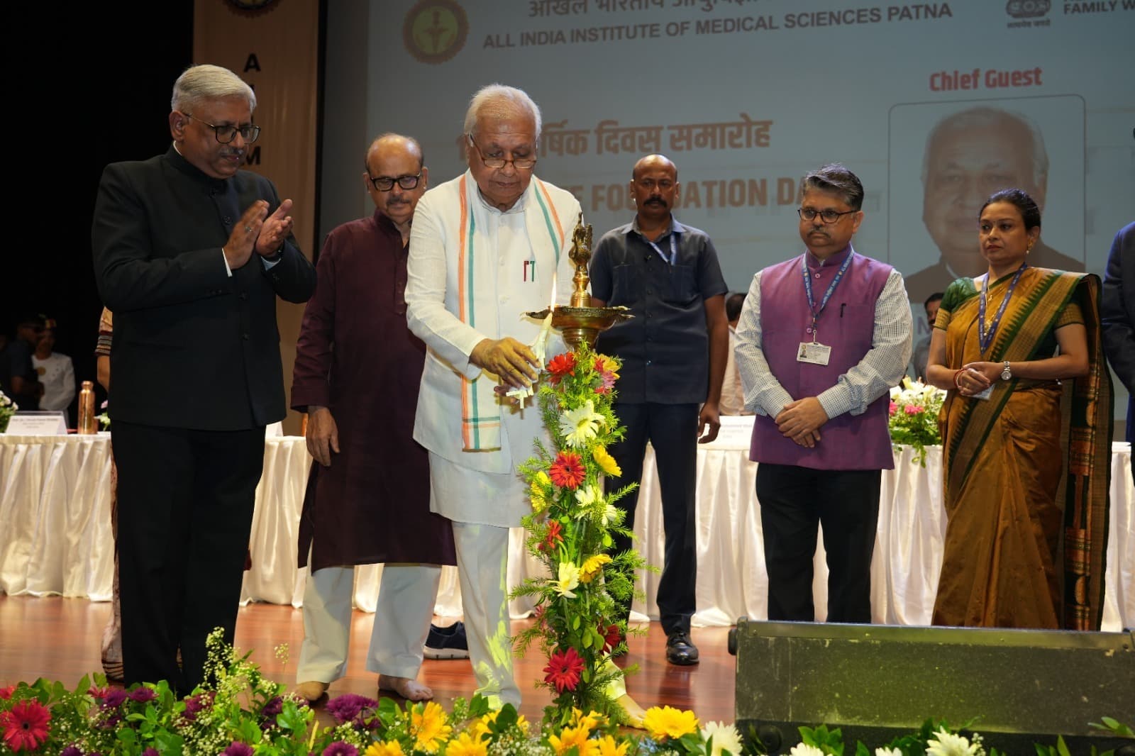 रोगी की सेवा ही सच्ची पूजा है : गवर्नर