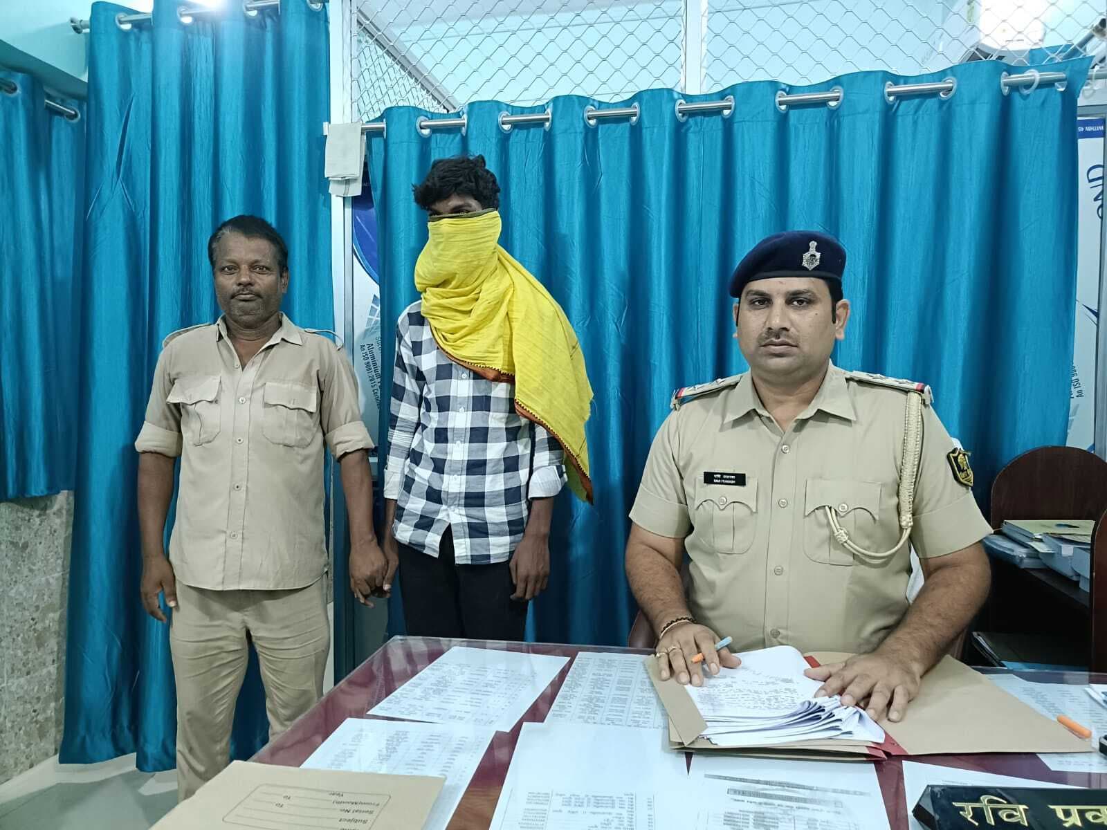 hajipur news. रील बनाने के दौरान कट्टा लहराने का आरोपित भेजा गया जेल