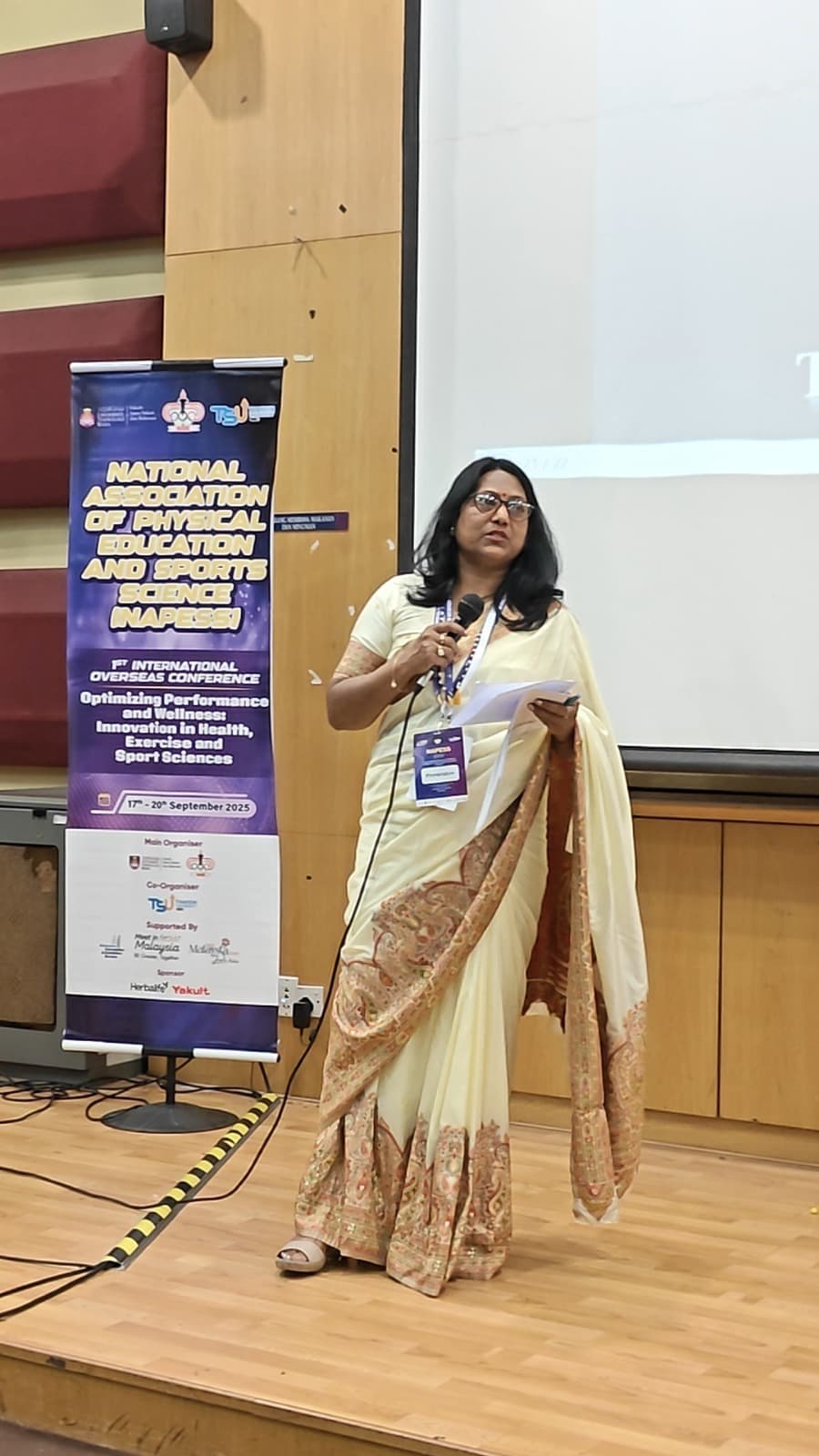 सीयूएसबी की प्रो उषा ने मलेशिया में दिया व्याख्यान