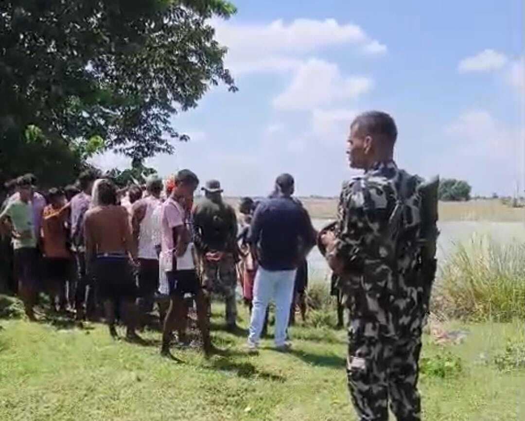 hajipur news. हाथ धोने के क्रम में बाढ़ के पानी में डूबा अधेड़