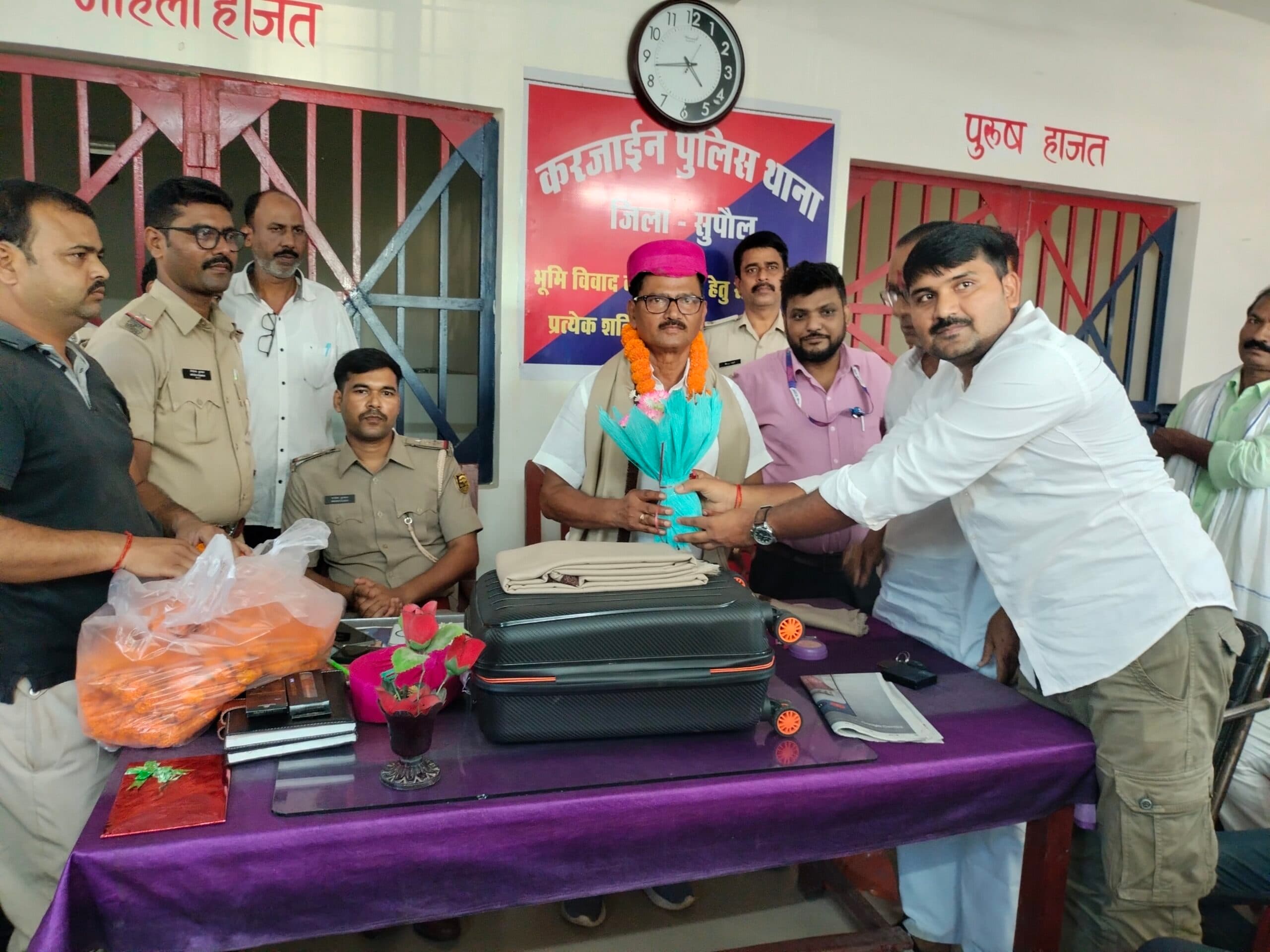 एसडीएम ने किया पौधरोपण व छात्राओं को बांटी शैक्षणिक सामग्री