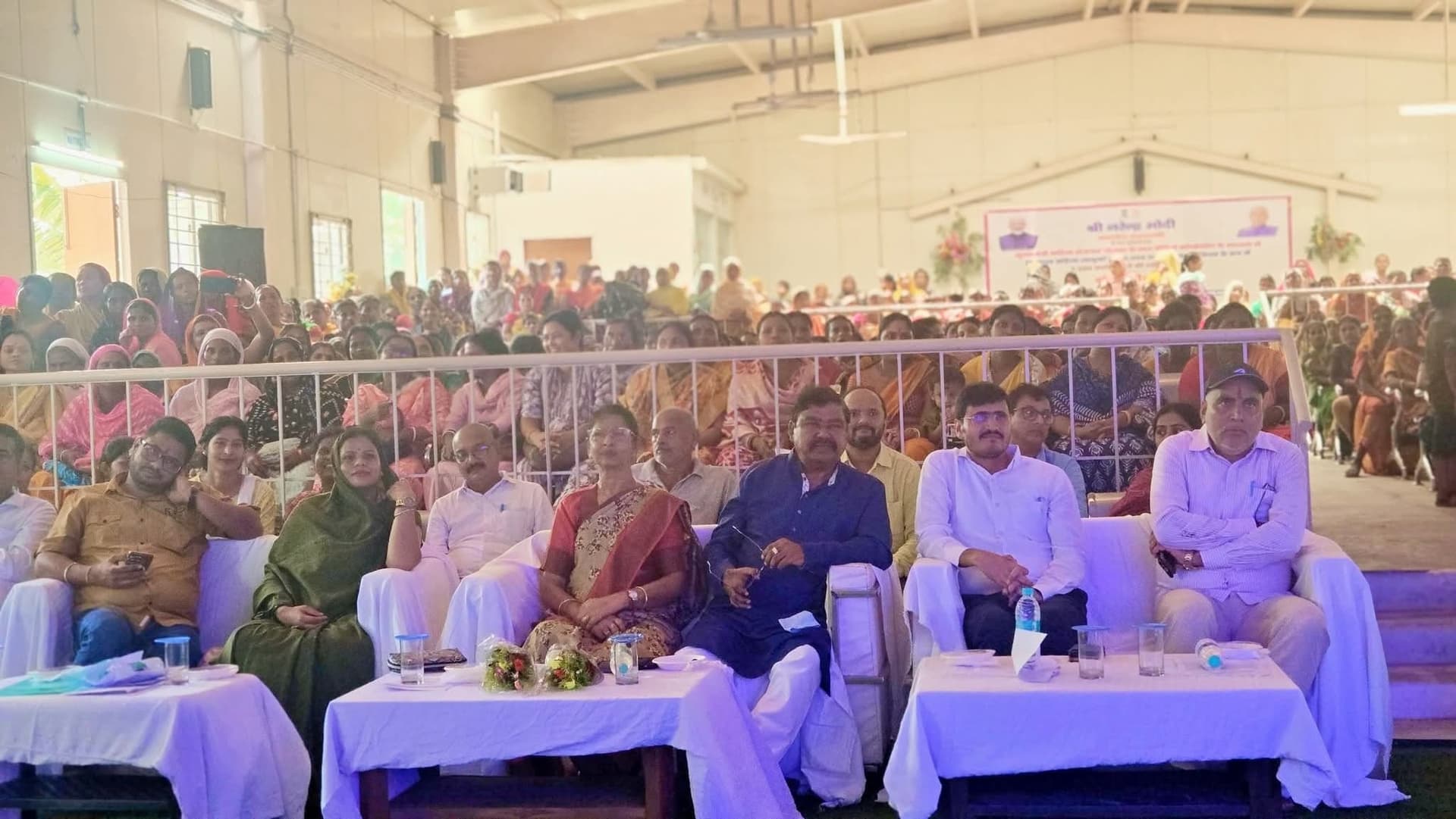 तीन लाख से अधिक महिलाओं के खाते में भेजी 10-10 हजार राशि