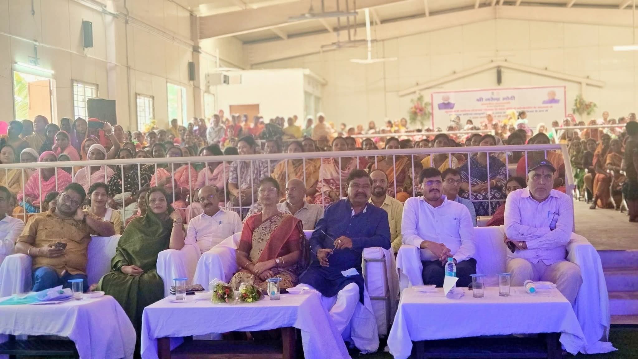 तीन लाख से अधिक महिलाओं के खाते में भेजी 10-10 हजार राशि