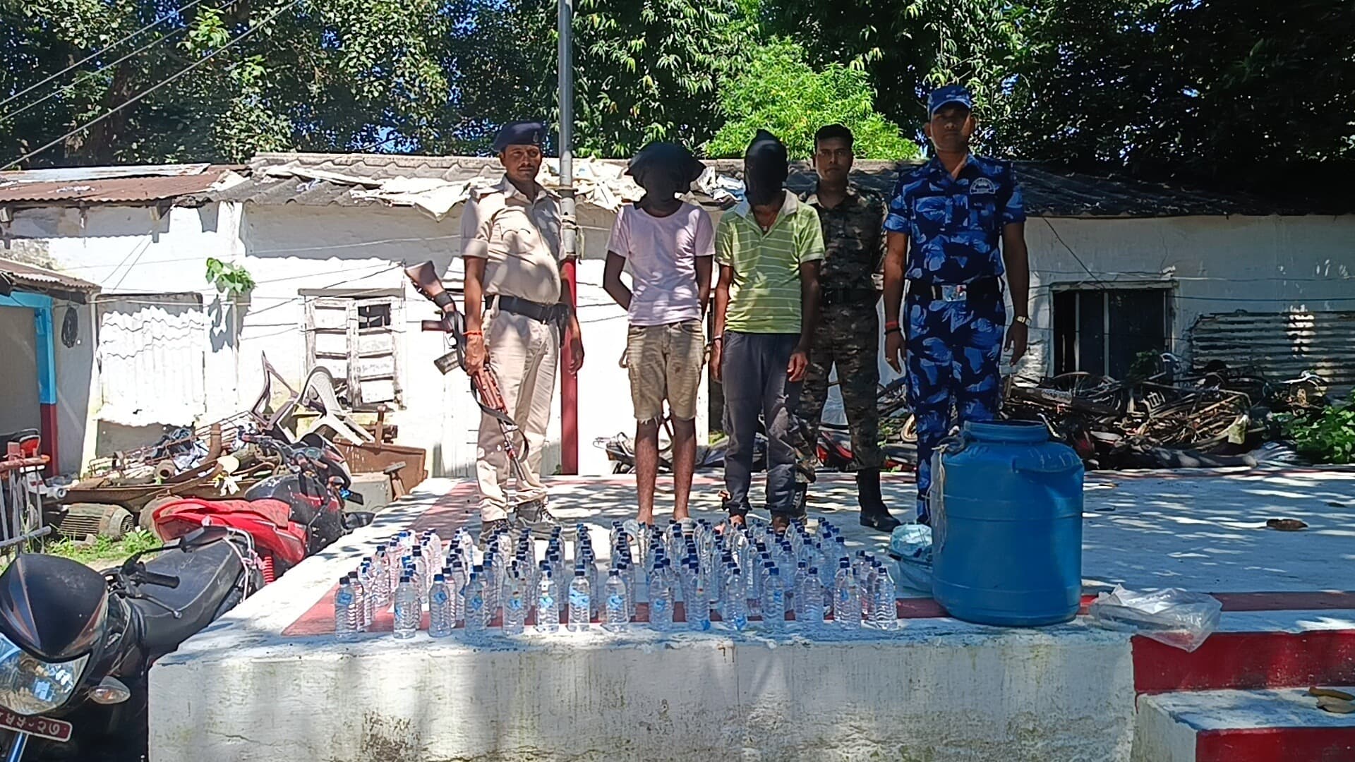 174 बोतल नेपाली शराबी के साथ दो गिरफ्तार