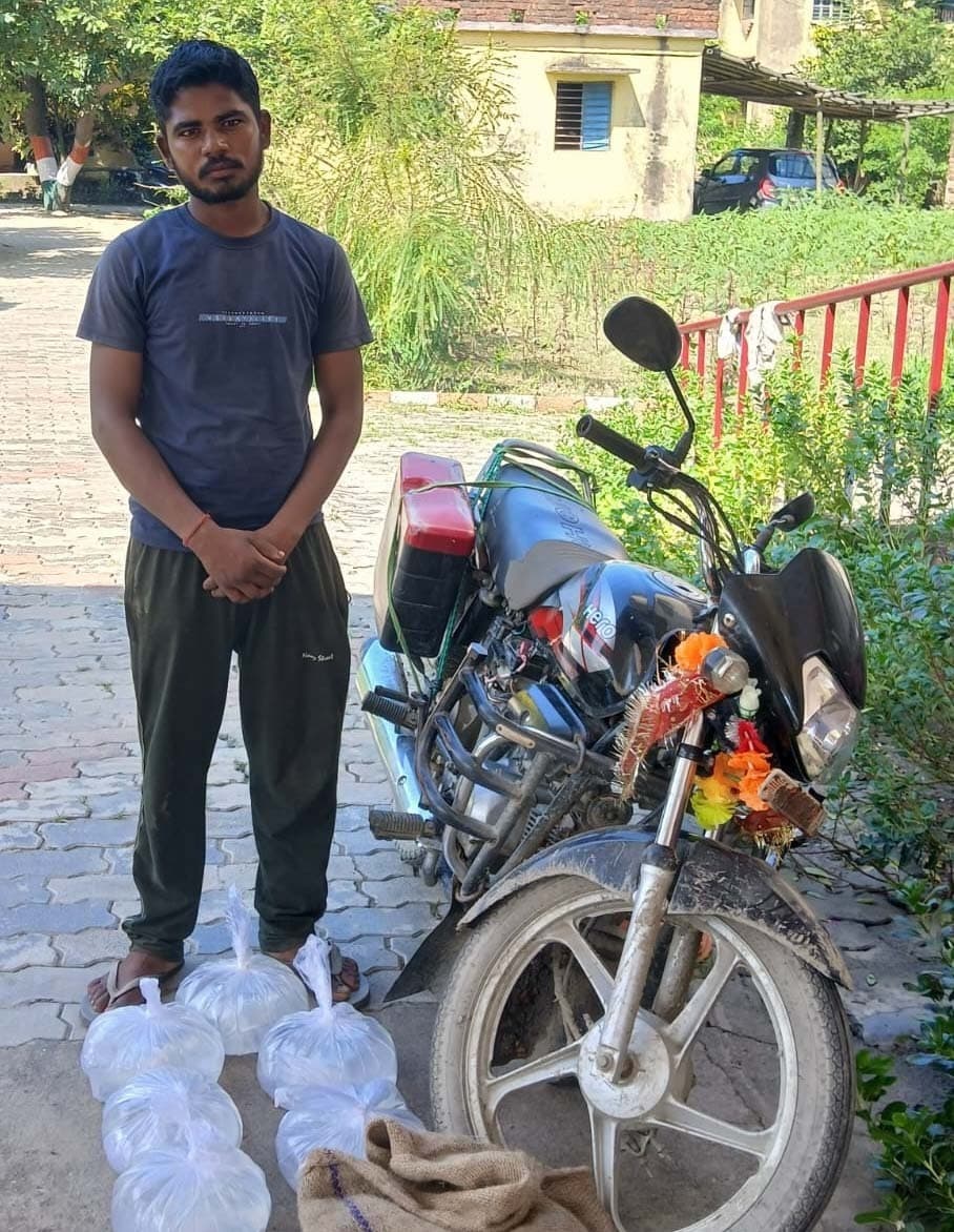 शराब तस्कर को अकबरपुर पुलिस ने दबोचा