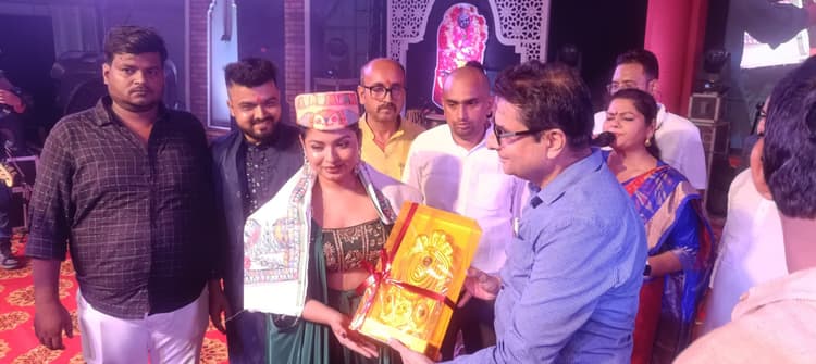 कवि सम्मेलन का हुआ आयोजन