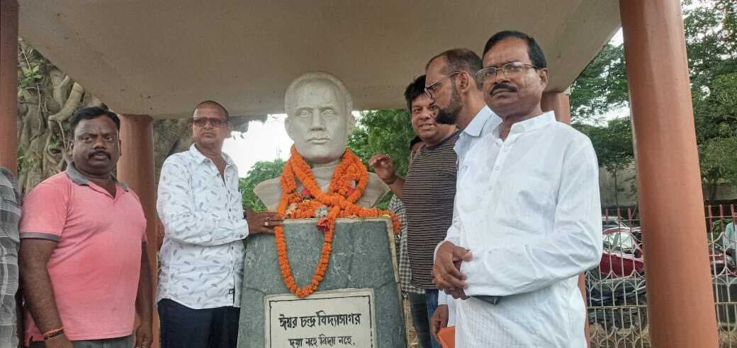 ईश्वरचंद्र विद्यासागर की जयंती पर विद्यार्थियों को किया सम्मानित