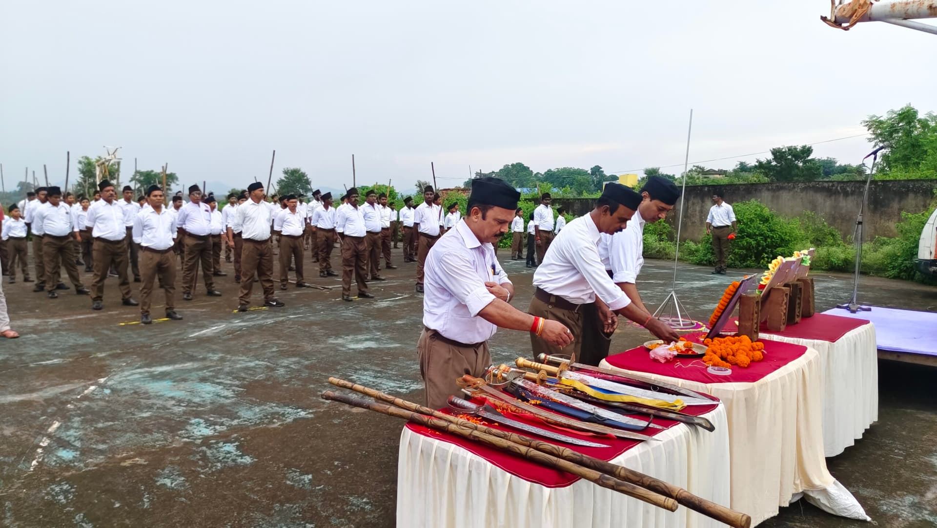 संघ के शताब्दी वर्ष पर निकाला गया पथ संचलन