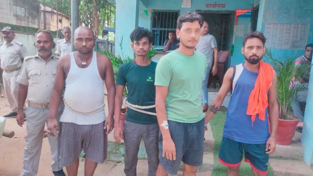 शंभुगंज में शराब बरामद के साथ तीन तस्कर समेत चार गिरफ्तार