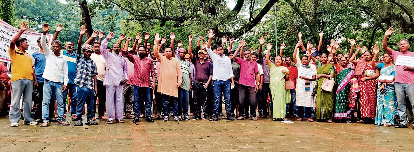 Chaibasa News : भू-अर्जन पदाधिकारी व सीओ पर रैयतों को प्रताड़ित करने का आरोप, निष्पक्ष जांच हो