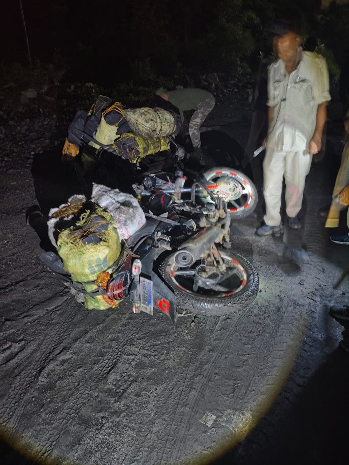 Bokaro News : अवैध कोयला बरामद, पांच बाइक व दो साइकिलें जब्त