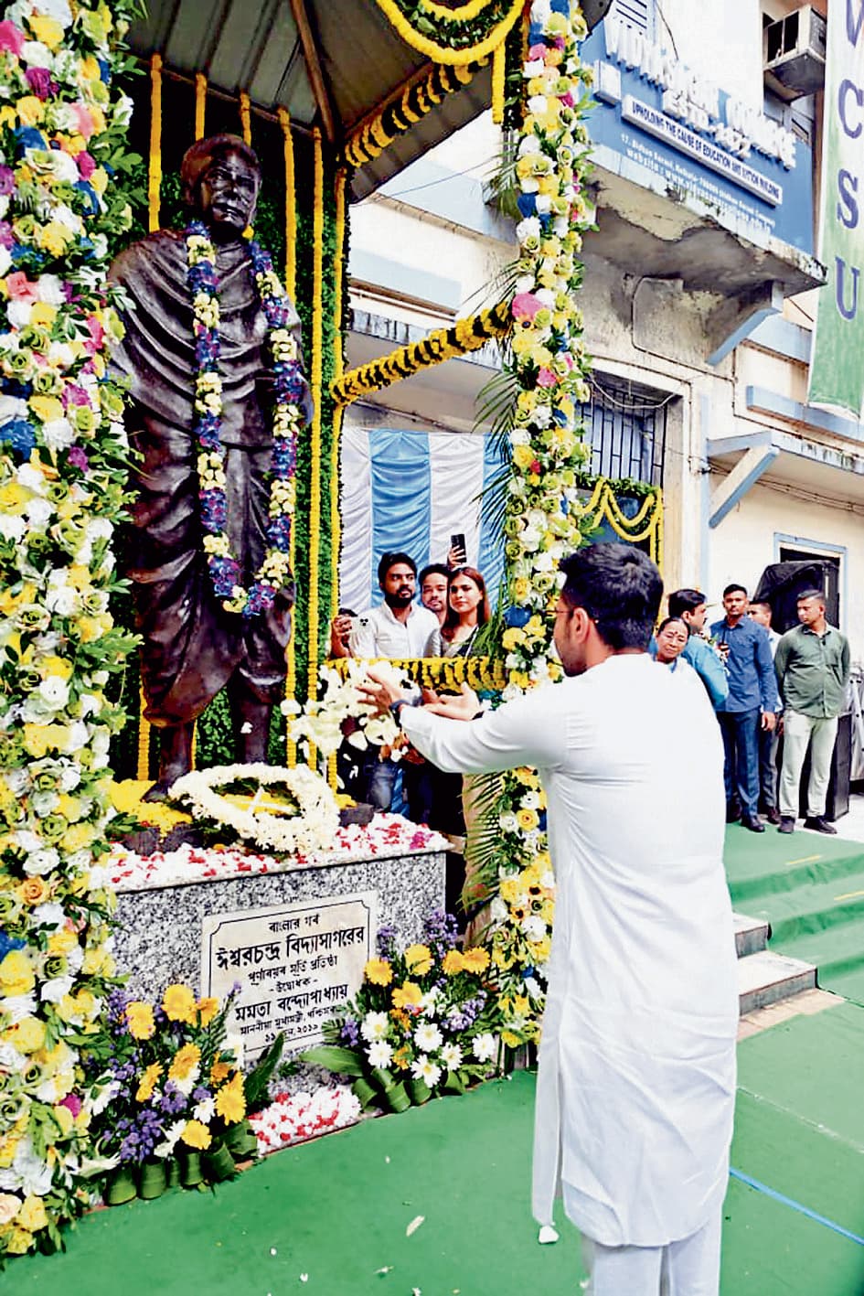 अभिषेक बनर्जी का अमित शाह पर हमला: ‘सोनार बांग्ला’ से पहले दो लाख करोड़ का बकाया दे केंद्र