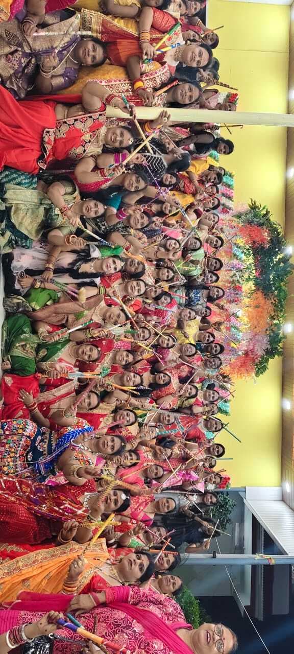 पतंजली योगपीठ ने कराया डांडिया कार्यक्रम