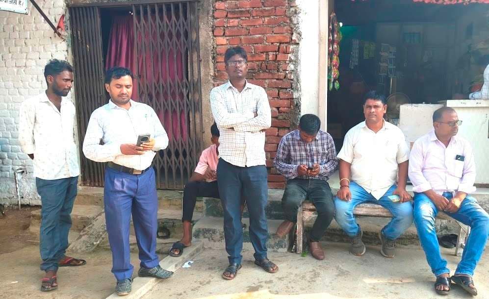 सिमरी धमनी गांव में फंदे से झूलता मिला गोलगप्पा व्यवसायी