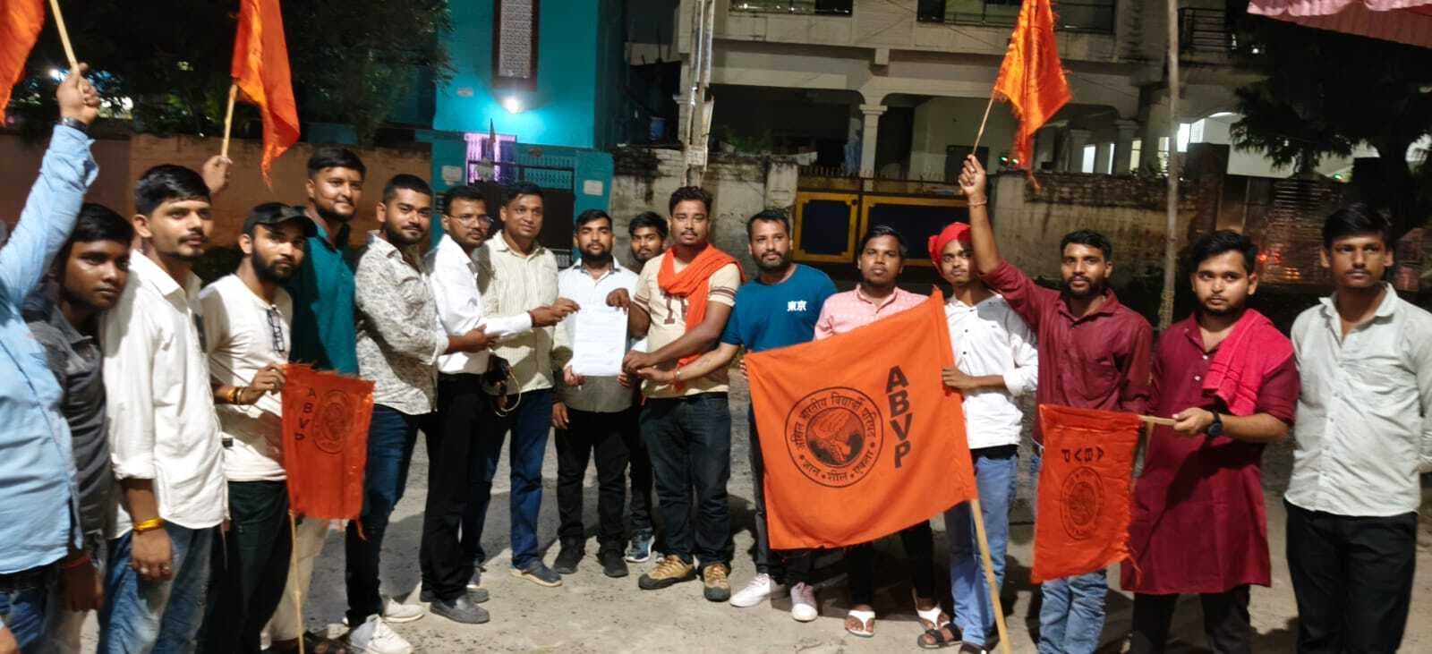 कार्रवाई के आश्वासन पर अभाविप ने तोड़ी भूख हड़ताल