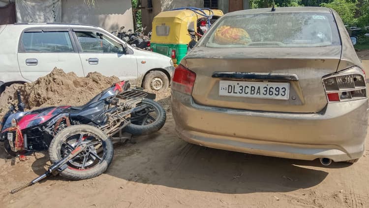 कार और बाइक की सीधी भिड़ंत युवक जख्मी