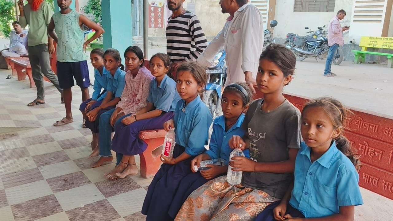 Motihari: मध्याह्न भोजन के बाद बच्चों में खुजली की शिकायत