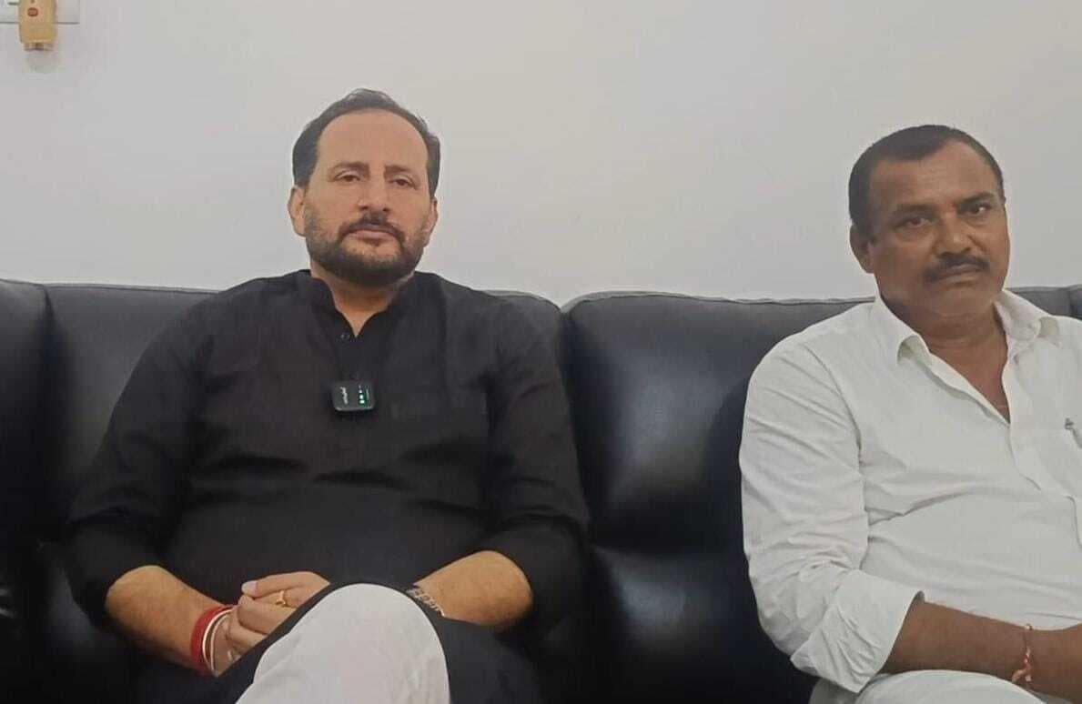 पीएचईडी मंत्री ने लगाया जनता दरबार, समस्याओं का त्वरित निष्पादन का निर्देश