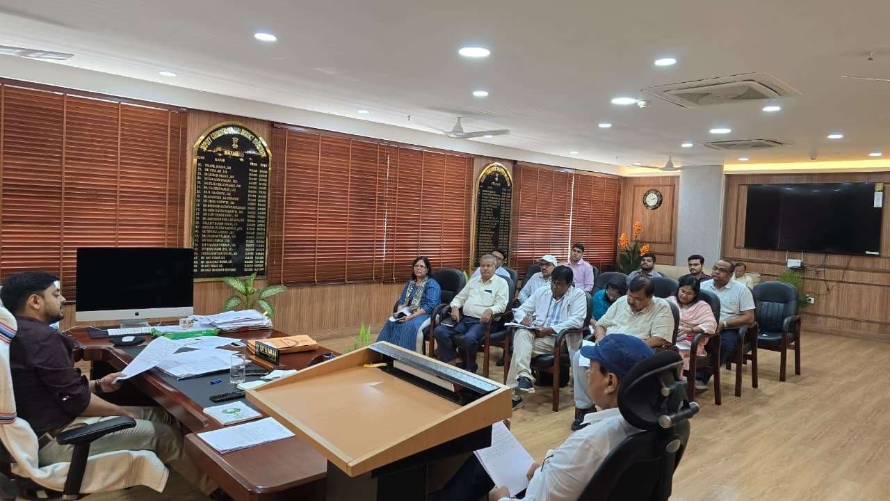 Dhanbad News: अब वीडियो कॉल से बनेगा डॉक्टर व स्वास्थ्य कर्मियों का अटेंडेंस