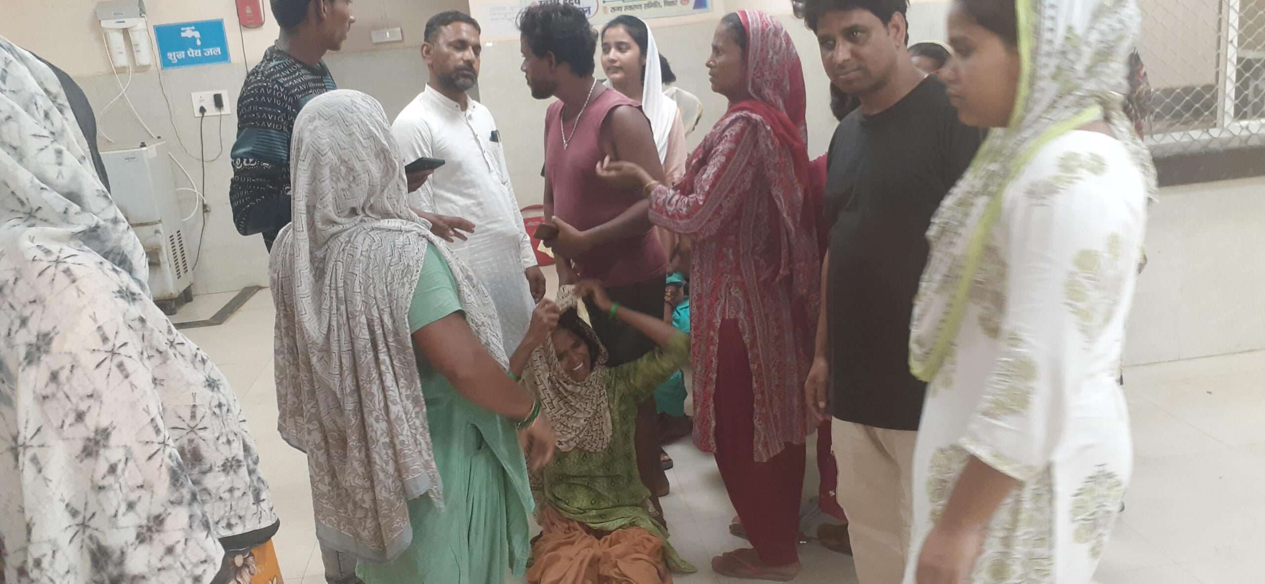 बाइक की चपेट में आने से महिला की मौत