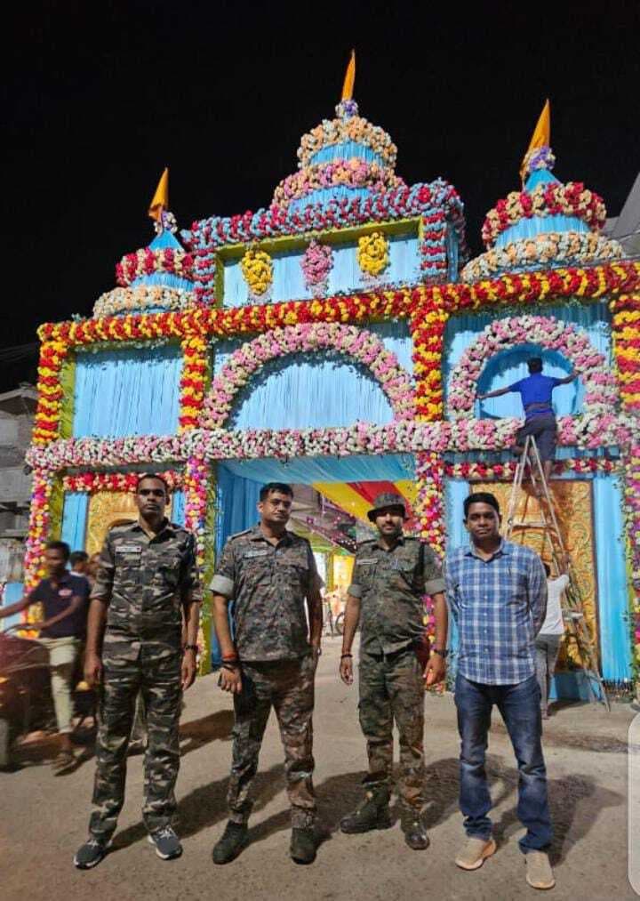 पूजा पंडालों में सुरक्षा व्यवस्था का एसडीपीओ ने लिया जायजा