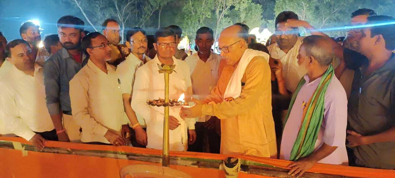 स्पीकर ने सार्वजनिक दुर्गापूजा मंडप का किया उद्घाटन