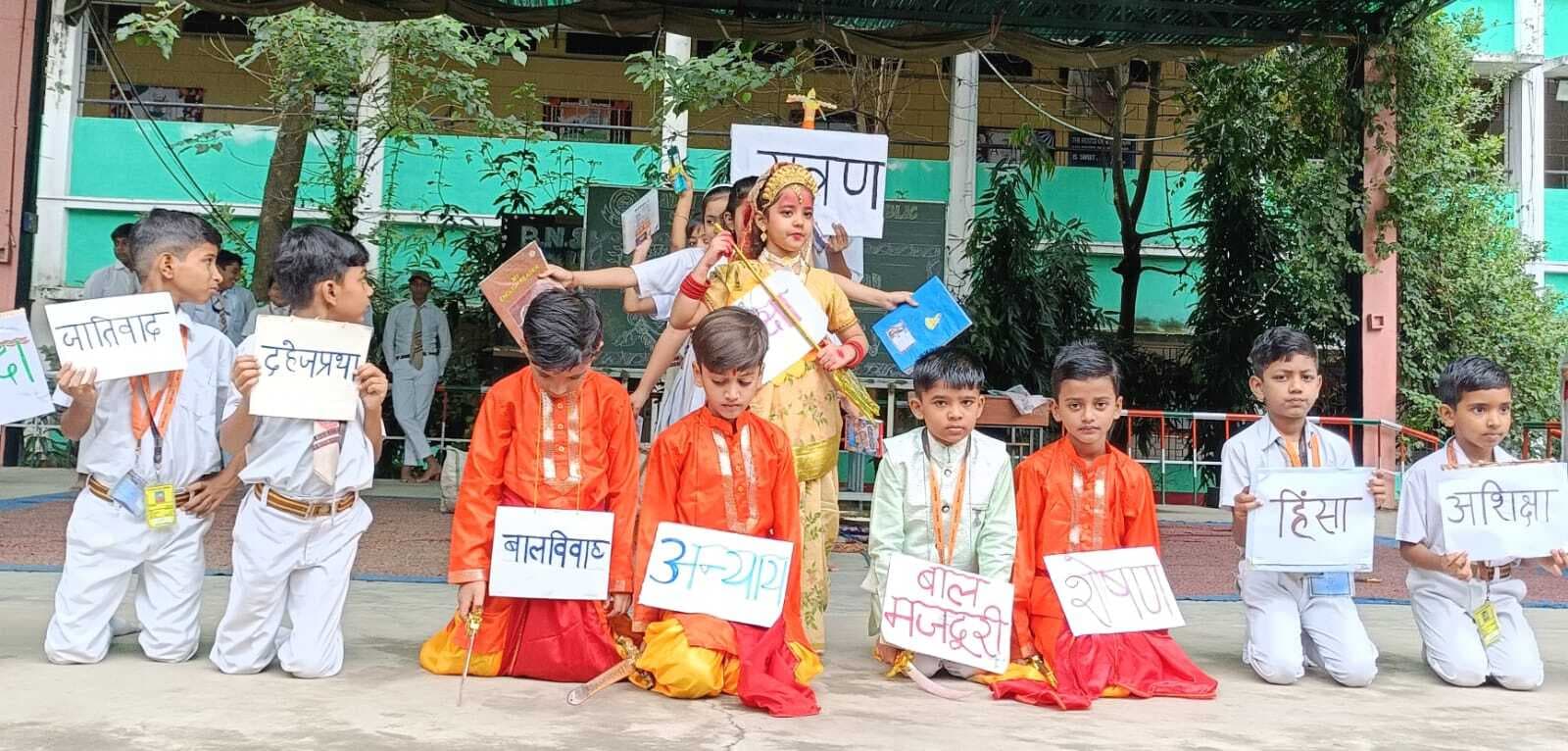 Giridih news: बीएनएस डीएवी में दुर्गा पूजा महोत्सव का आयोजन