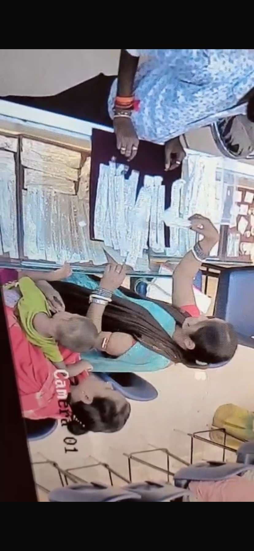 Giridih News :जूलरी शॉप से पायल लेकर दो महिलाएं फरार